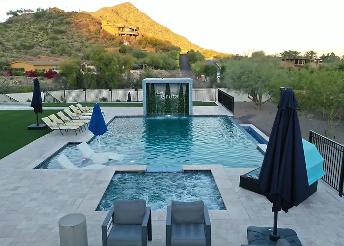 Holiday home Luxury Manor With Pool, Spa, Pickleball, Views, Golf *