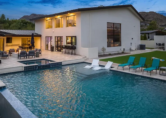 Holiday home Luxury Manor With Pool, Spa, Pickleball, Views, Golf