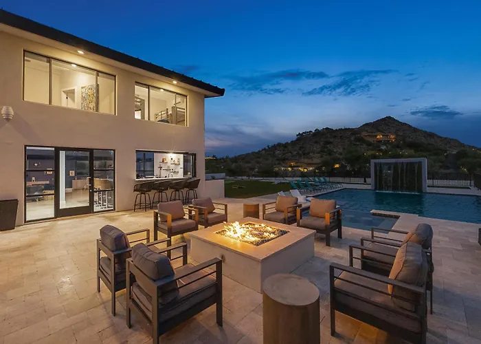 Luxury Manor With Pool, Spa, Pickleball, Views, Golf Holiday home *
