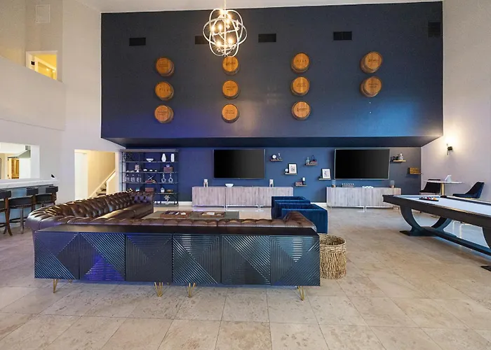 Luxury Manor With Pool, Spa, Pickleball, Views, Golf Holiday home Scottsdale