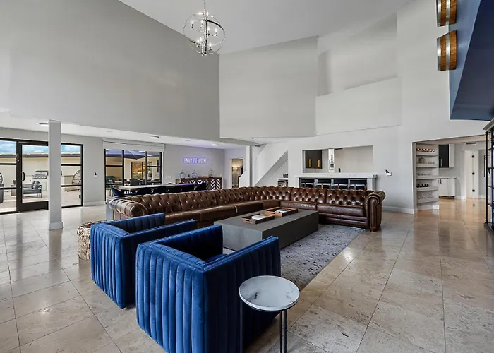 Luxury Manor With Pool, Spa, Pickleball, Views, Golf Scottsdale