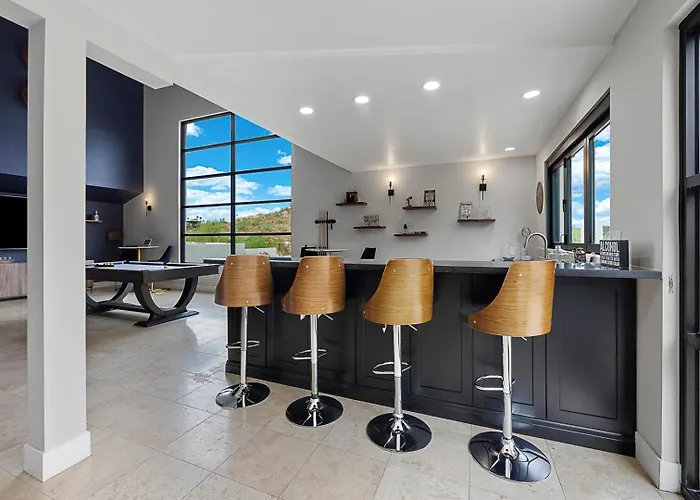 Luxury Manor With Pool, Spa, Pickleball, Views, Golf Holiday home