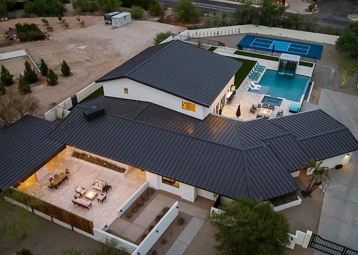 Holiday home Luxury Manor With Pool, Spa, Pickleball, Views, Golf